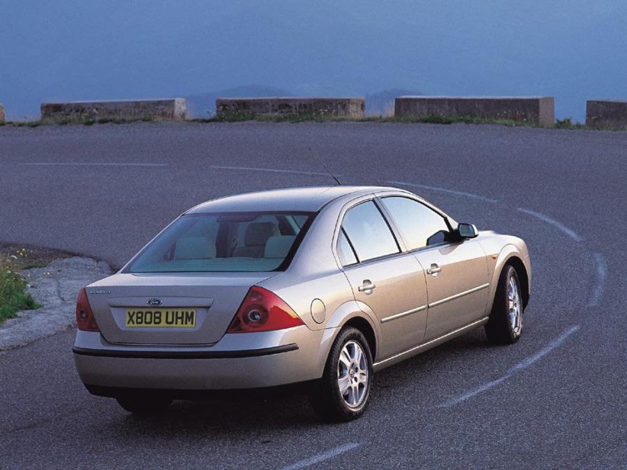  Ford Mondeo Sedan 2000 года  (UK) (фото 6 из 14)